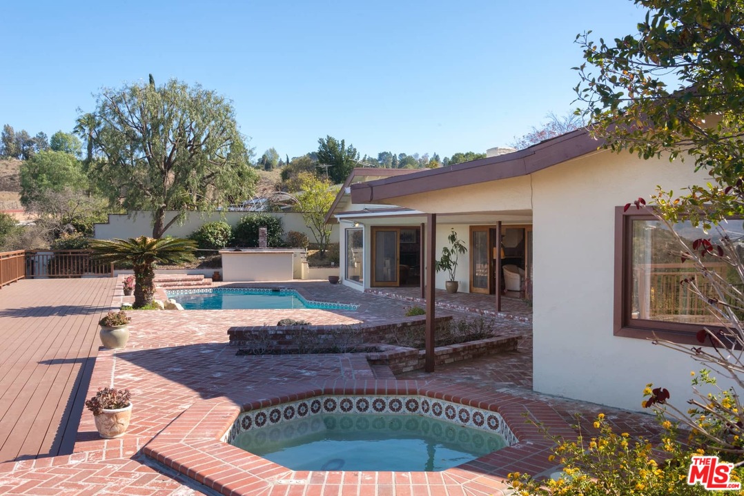 15671 Royal Ridge Road Sherman Oaks, CA 91403 - Photo 29 of 31