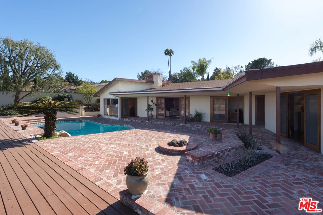 15671 Royal Ridge Road Sherman Oaks, CA 91403 - Photo 30 of 31