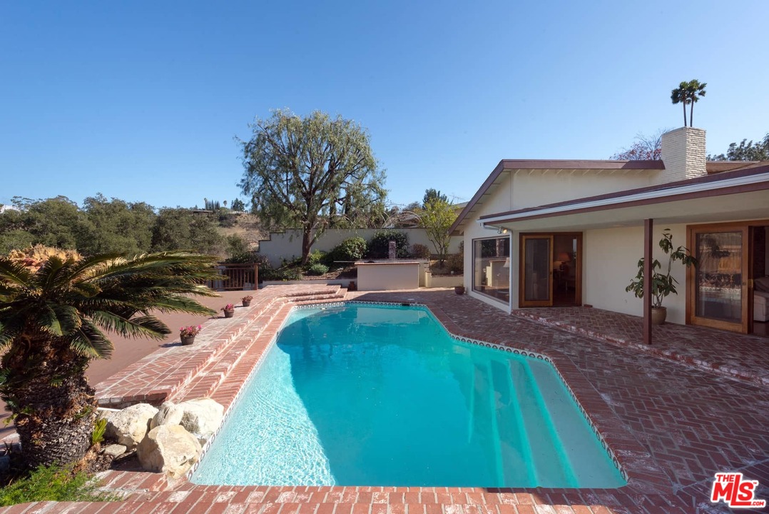 15671 Royal Ridge Road Sherman Oaks, CA 91403 - Photo 31 of 31