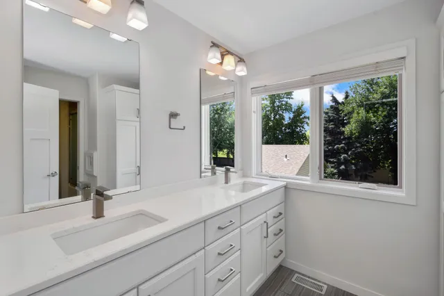 $4,000 | 154 Beaton Drive West, West Fargo, ND 58078