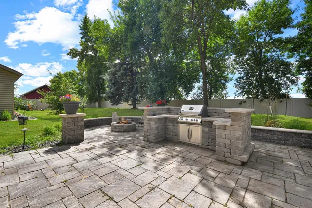 $4,000 | 154 Beaton Drive West, West Fargo, ND 58078