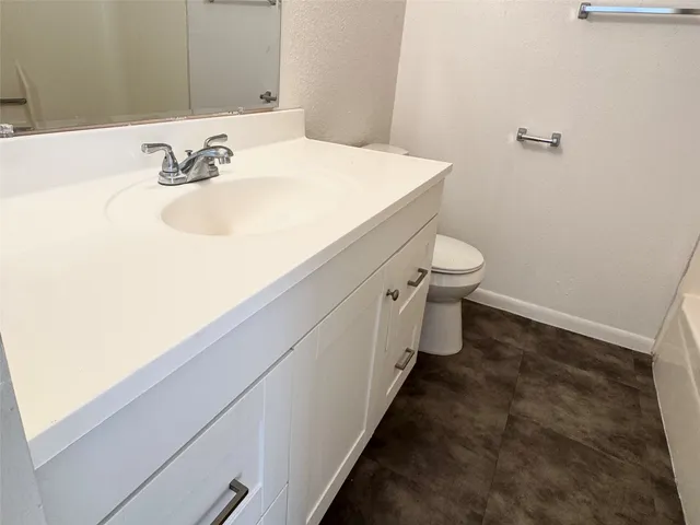 $1,650 | 11002 Hammerly Boulevard, Unit 216, Houston, TX 77043