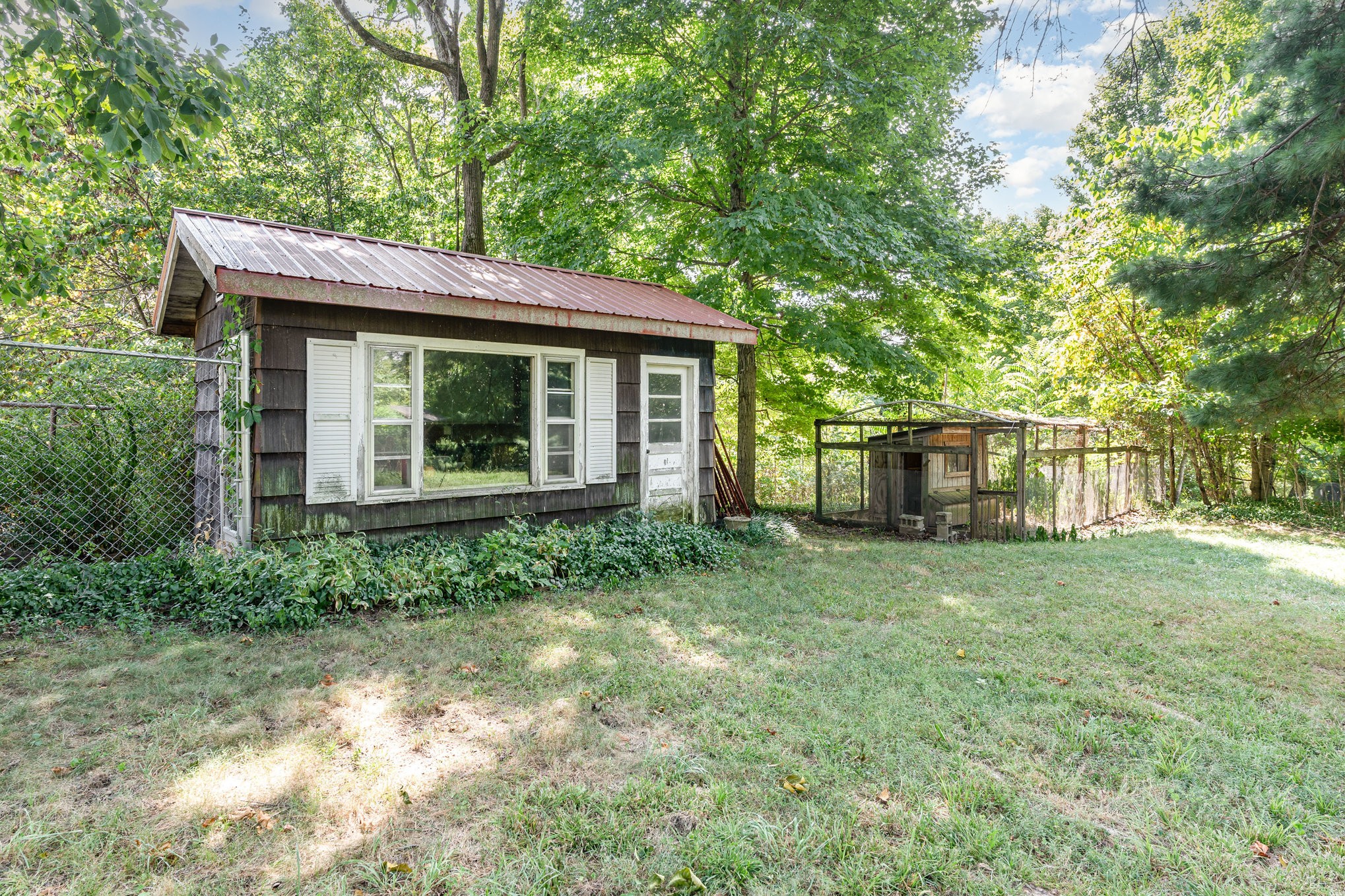 999 Stewart Road Dickson, TN 37055 - Photo 28 of 32 a view of a house with a yard