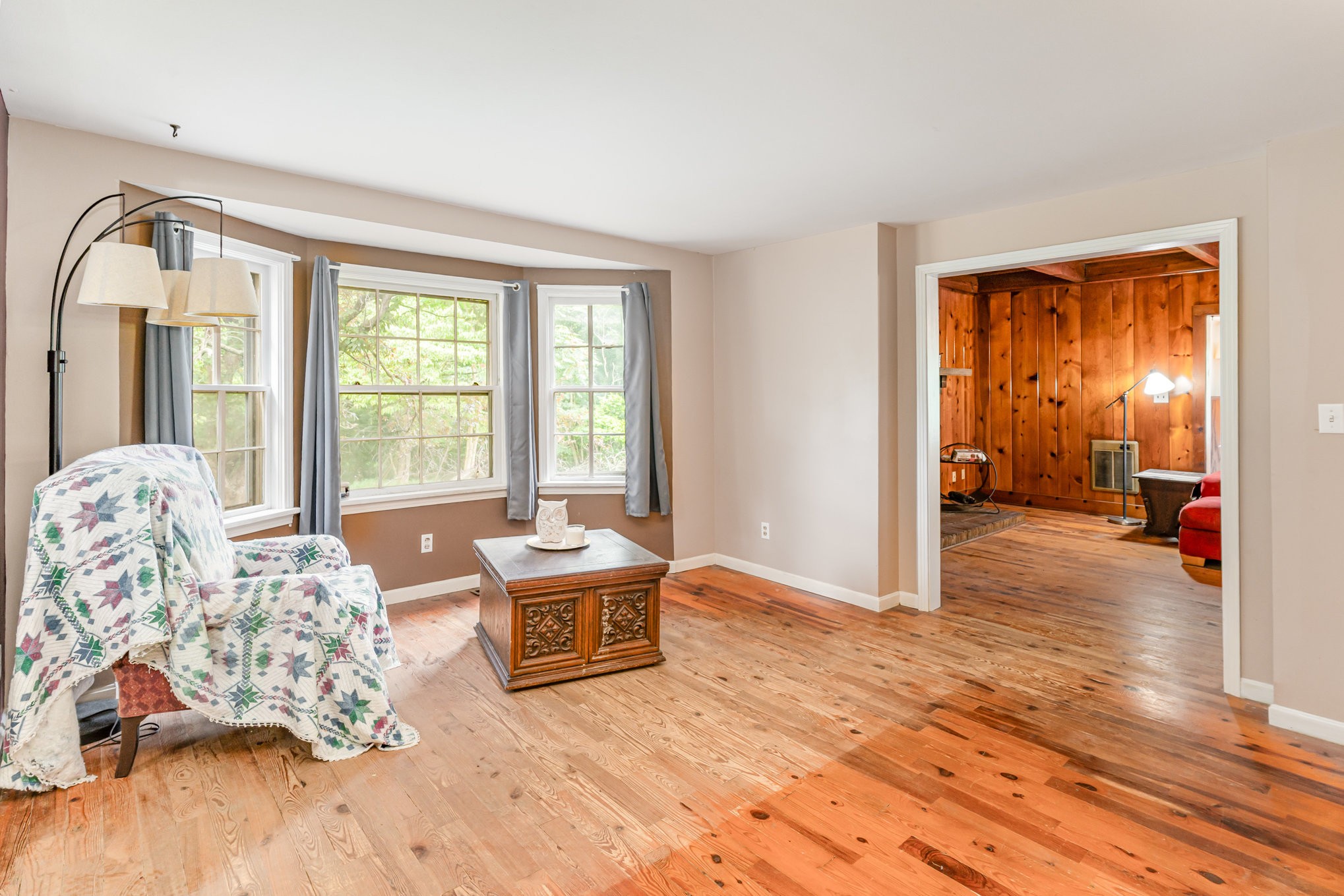 999 Stewart Road Dickson, TN 37055 - Photo 7 of 32 a living room with furniture and a window