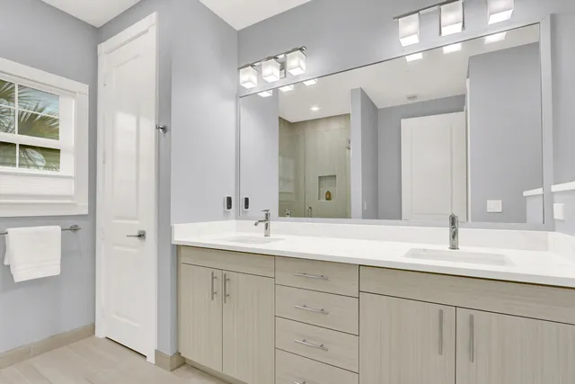 $1,175,000 | 120 Water Pointe Place, Unit 1, Jupiter, FL 33477