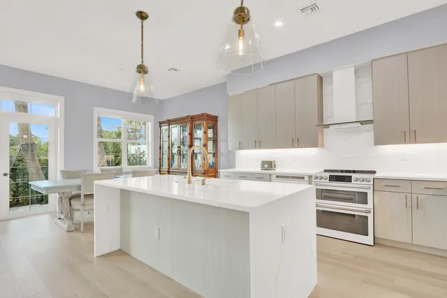 $1,175,000 | 120 Water Pointe Place, Unit 1, Jupiter, FL 33477