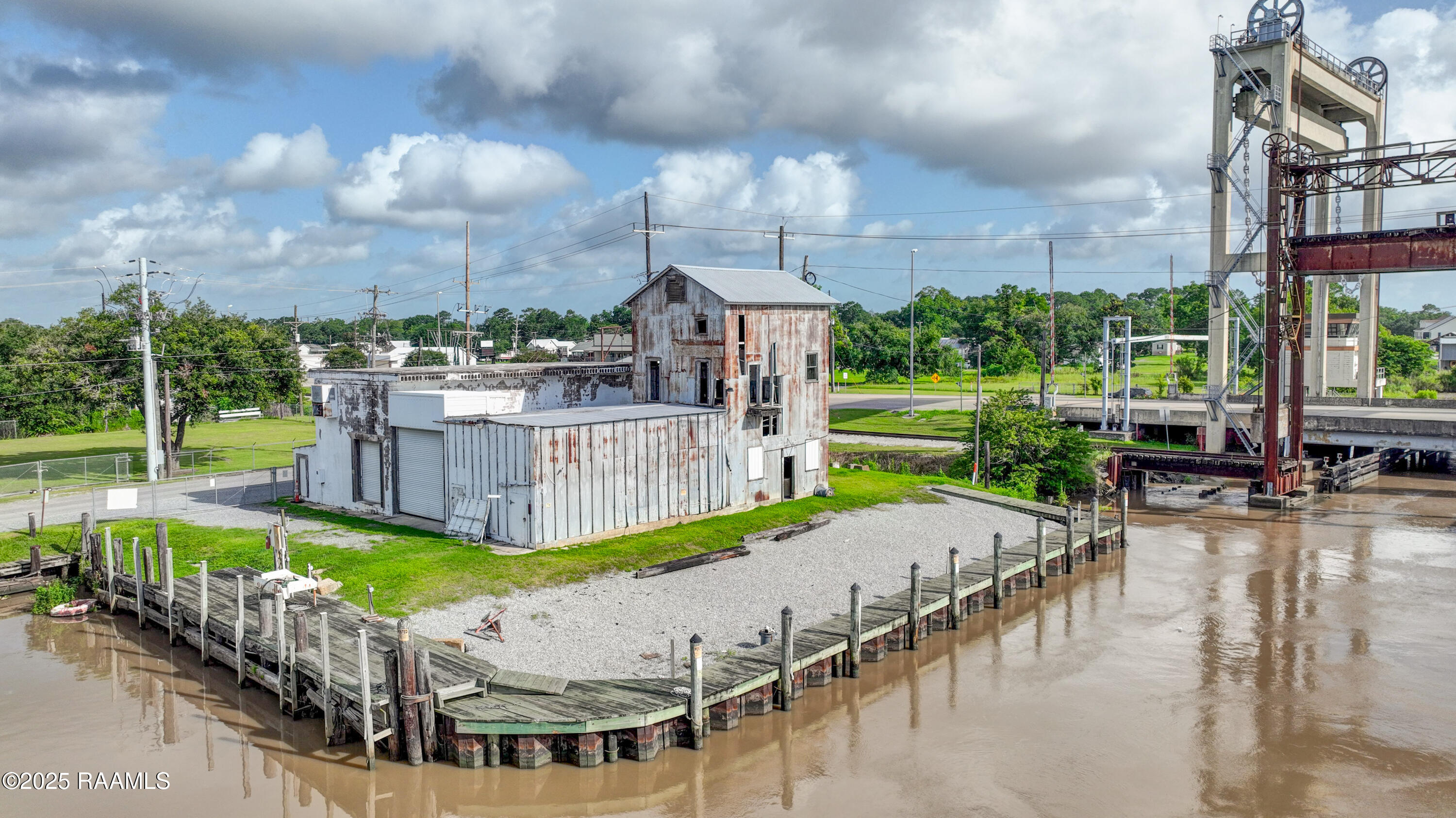 218 North Richard Street Delcambre, LA 70528 - Photo 5 of 18 Delcambre-3