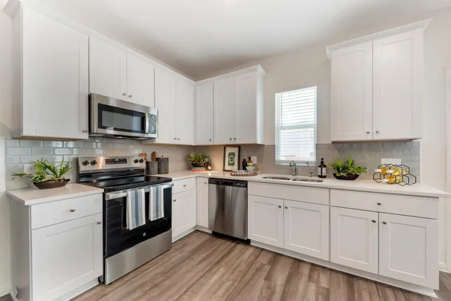 $2,425 | 2601 Crystal Bend Drive, Unit OLY13706, Pflugerville, TX 78660