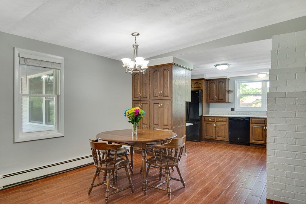 31 Savoy Road Framingham, MA 01701 - Photo 3 of 32