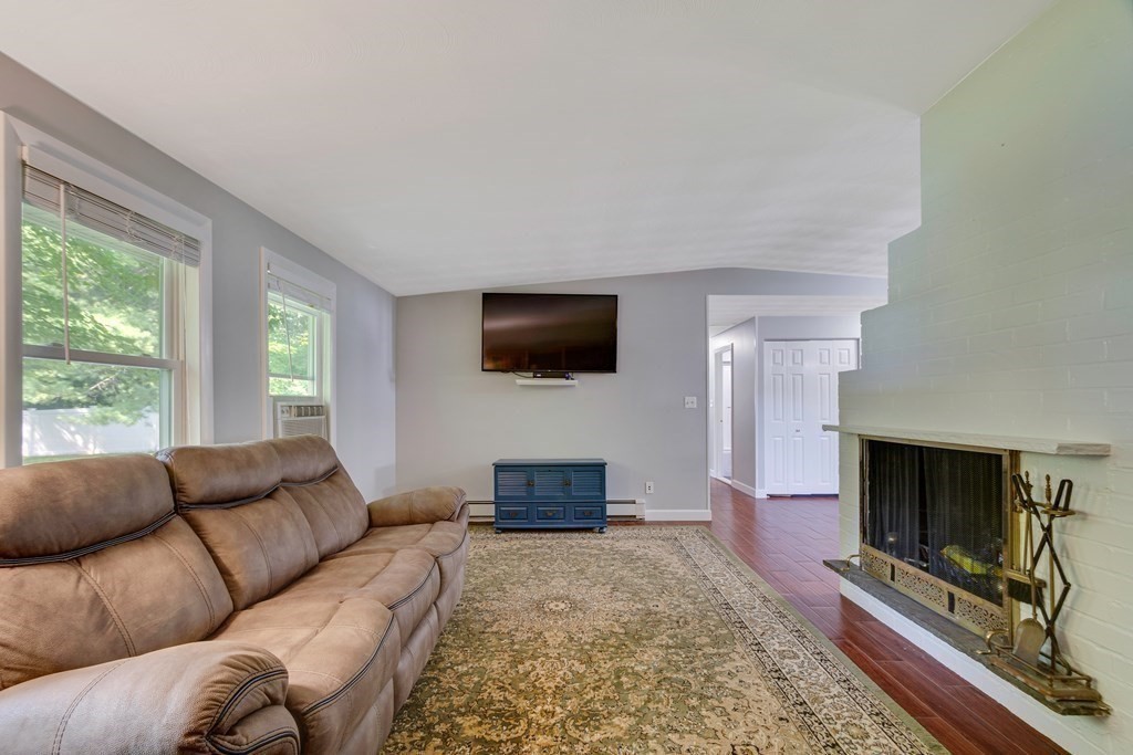 31 Savoy Road Framingham, MA 01701 - Photo 8 of 32
