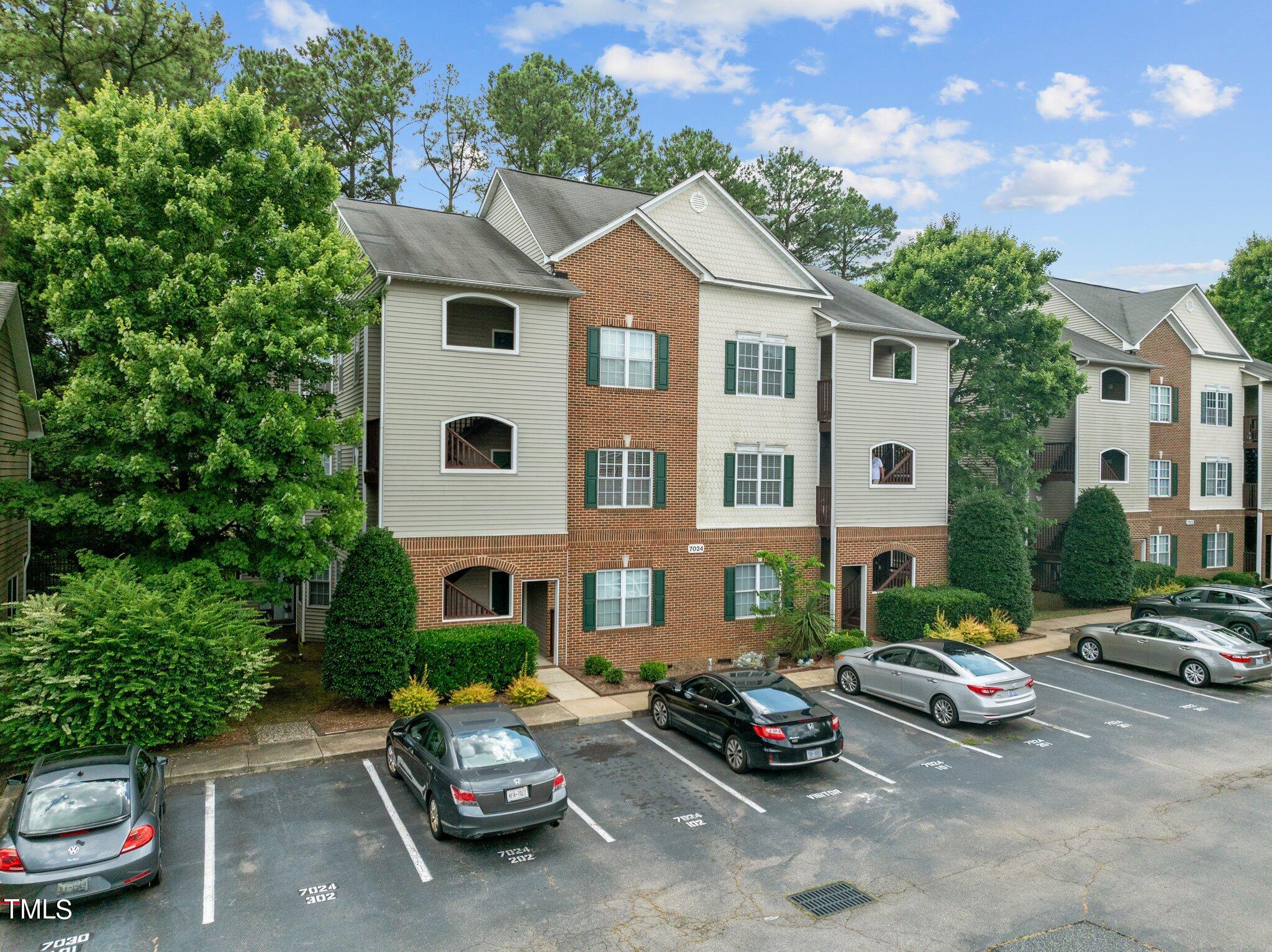 7024 Sandy Forks Road, Unit 201 Raleigh, NC 27609 - Photo 24 of 42 4-web-or-mls-DJI_0198