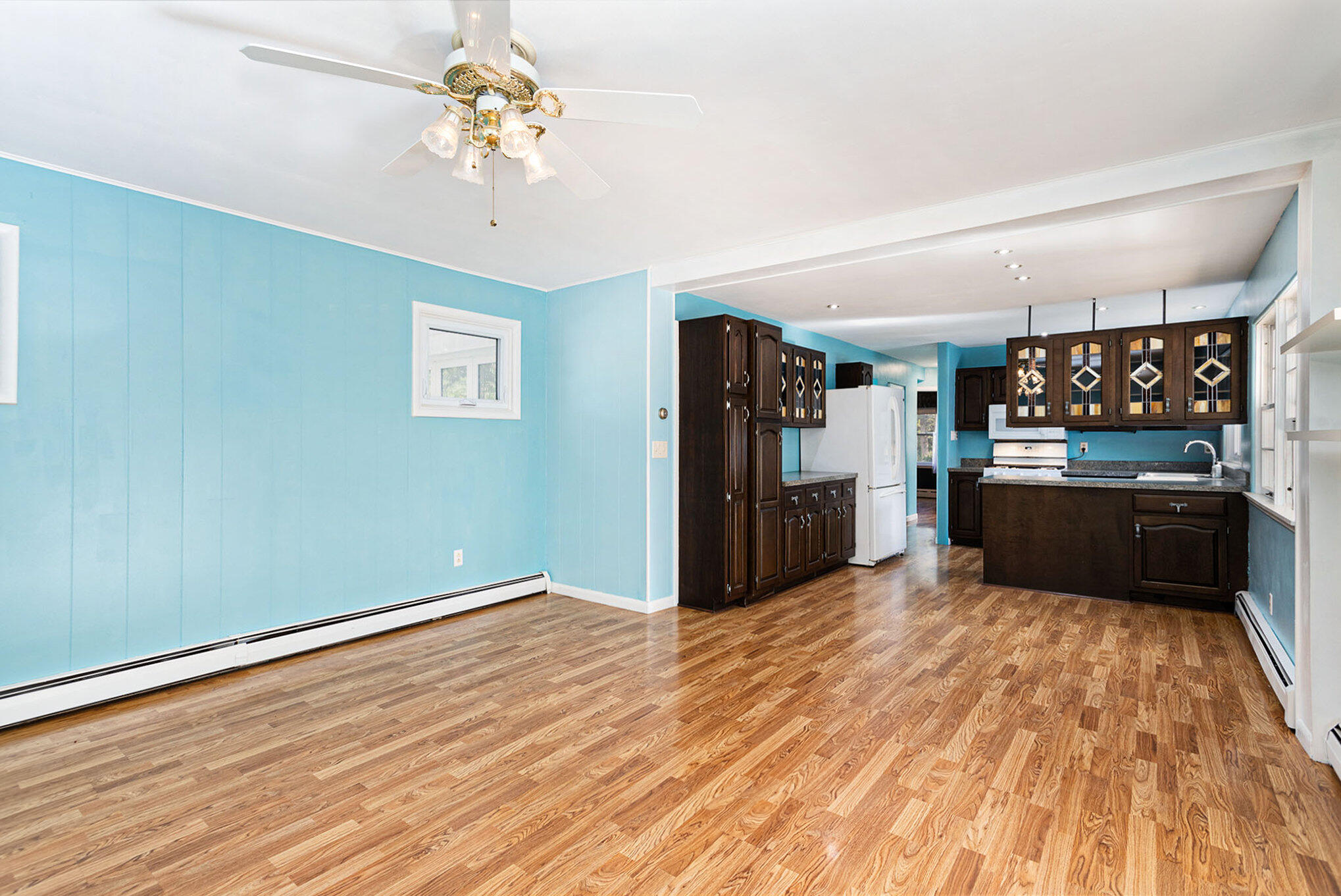 5587 Mt Olivet Road Kalamazoo, MI 49004 - Photo 14 of 33 Kitchen & Lounge