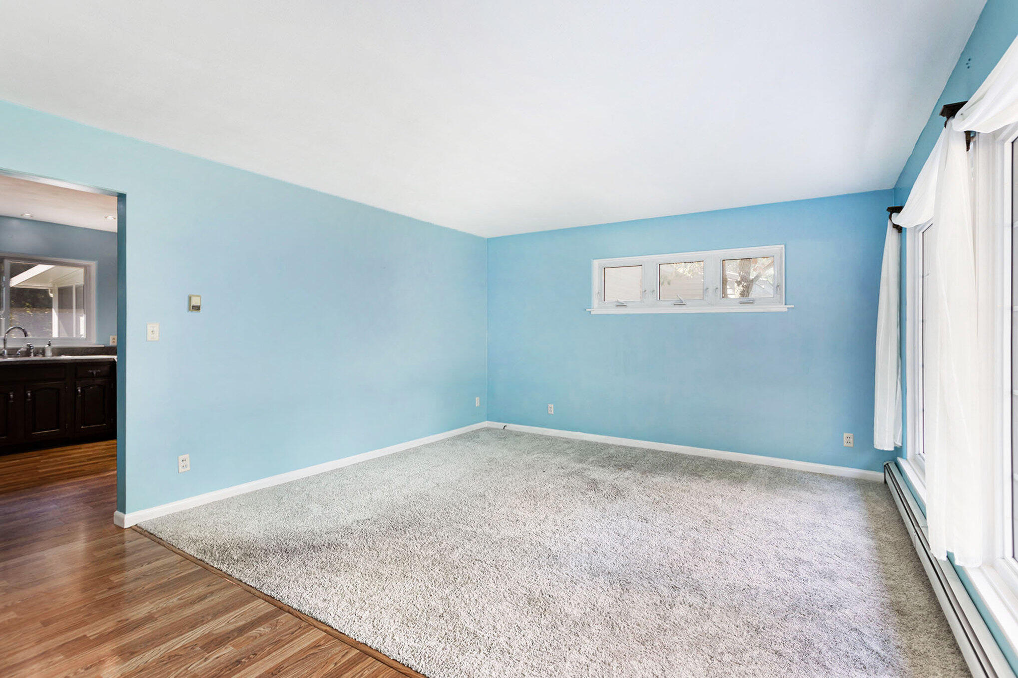 5587 Mt Olivet Road Kalamazoo, MI 49004 - Photo 20 of 33 Living Room