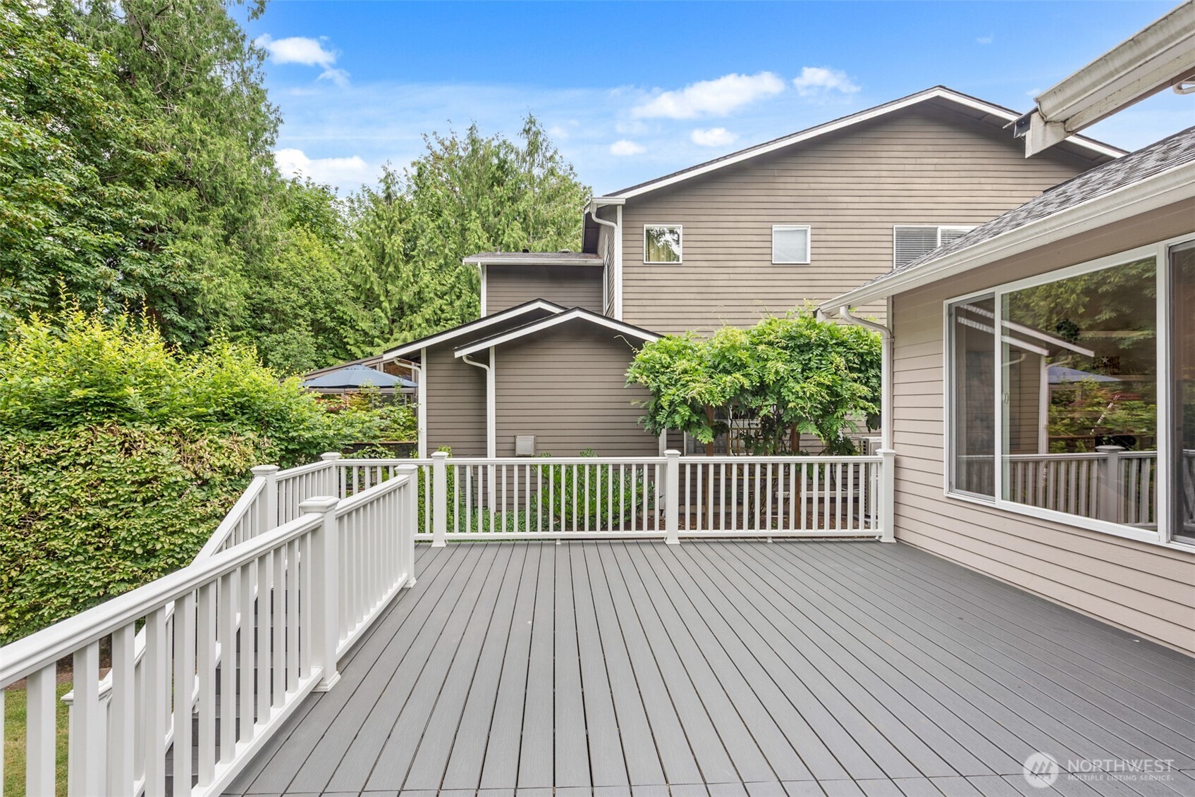 9118 Northeast 160th Place Bothell, WA 98011 - Photo 27 of 33