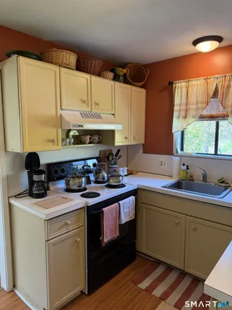 $2,250 | 235 Heritage Village, Unit B, Southbury, CT 06488