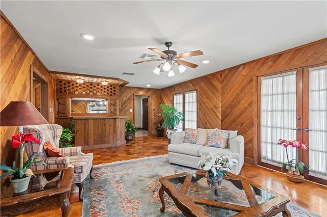 $899,500 | 106 Cambridge Drive, Belle Chasse, LA 70037