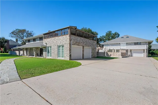 $899,500 | 106 Cambridge Drive, Belle Chasse, LA 70037