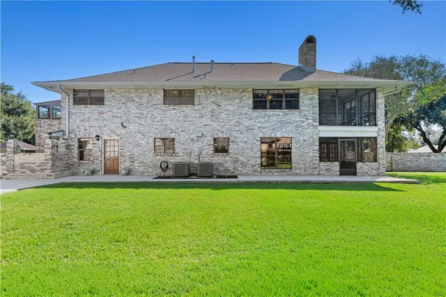 $899,500 | 106 Cambridge Drive, Belle Chasse, LA 70037