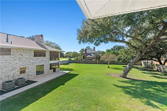 $899,500 | 106 Cambridge Drive, Belle Chasse, LA 70037