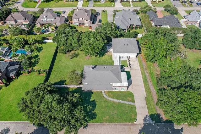 $899,500 | 106 Cambridge Drive, Belle Chasse, LA 70037