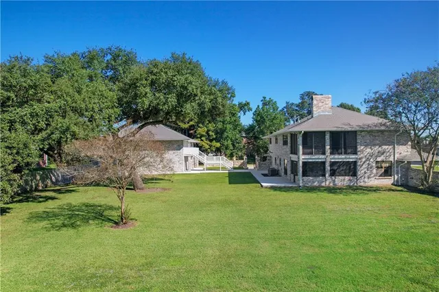 $899,500 | 106 Cambridge Drive, Belle Chasse, LA 70037