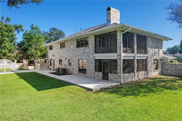 $899,500 | 106 Cambridge Drive, Belle Chasse, LA 70037