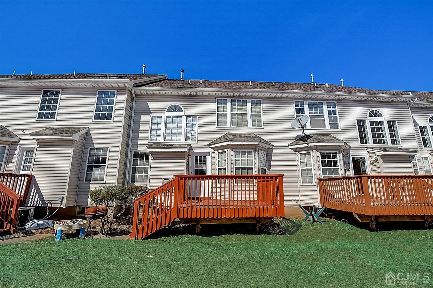 38 Hawthorne Road North Brunswick, NJ 08902 - Photo 25 of 26 front view of a house with a yard