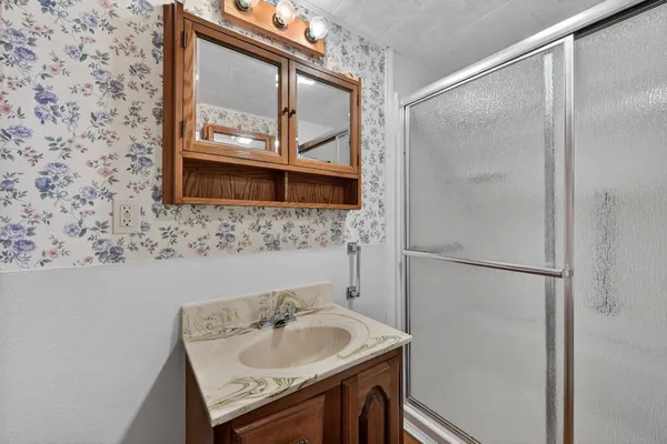 $184,900 | 5514 Pine Lane, Aurora, IN 47001