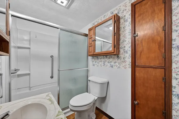 $184,900 | 5514 Pine Lane, Aurora, IN 47001