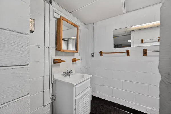 $184,900 | 5514 Pine Lane, Aurora, IN 47001