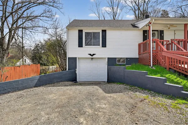 $184,900 | 5514 Pine Lane, Aurora, IN 47001