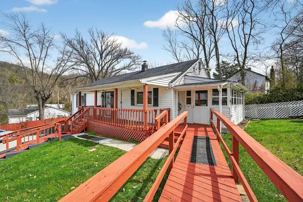 $184,900 | 5514 Pine Lane, Aurora, IN 47001