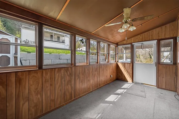 $184,900 | 5514 Pine Lane, Aurora, IN 47001