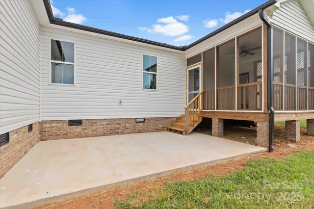 a view of a house with porch