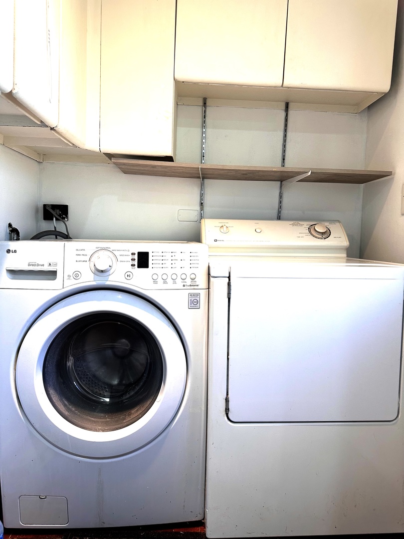 33 Crescent Road Lake Zurich, IL 60047 - Photo 11 of 15 a utility room with dryer and washer
