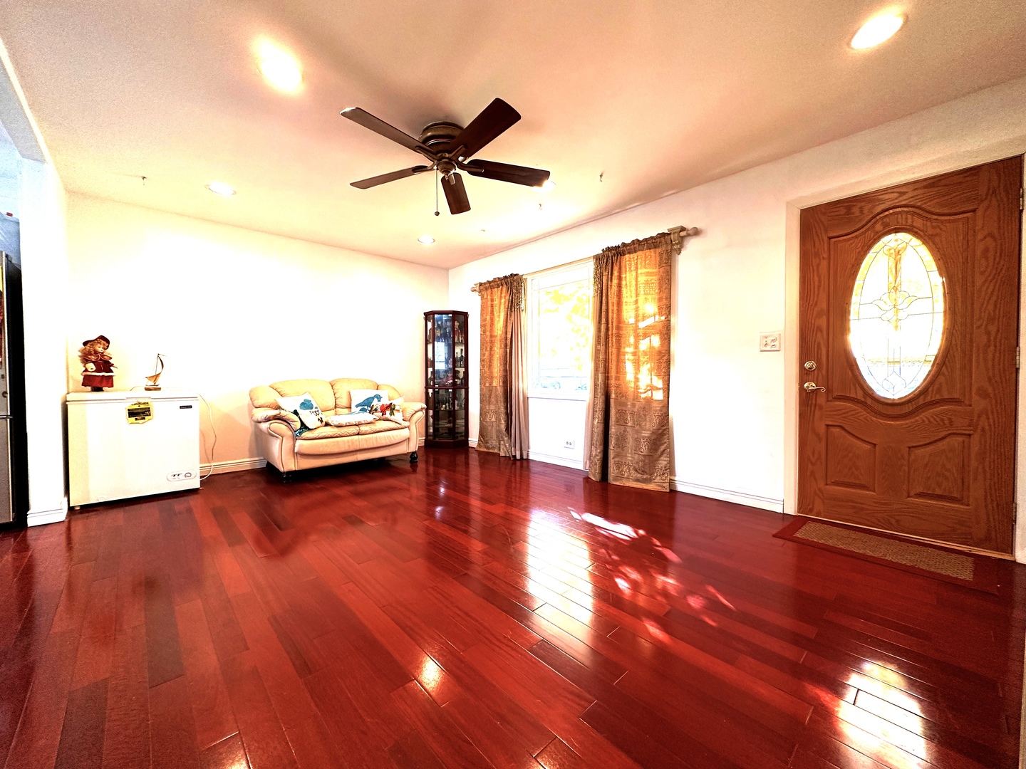 33 Crescent Road Lake Zurich, IL 60047 - Photo 2 of 15 a living room with furniture and a large window