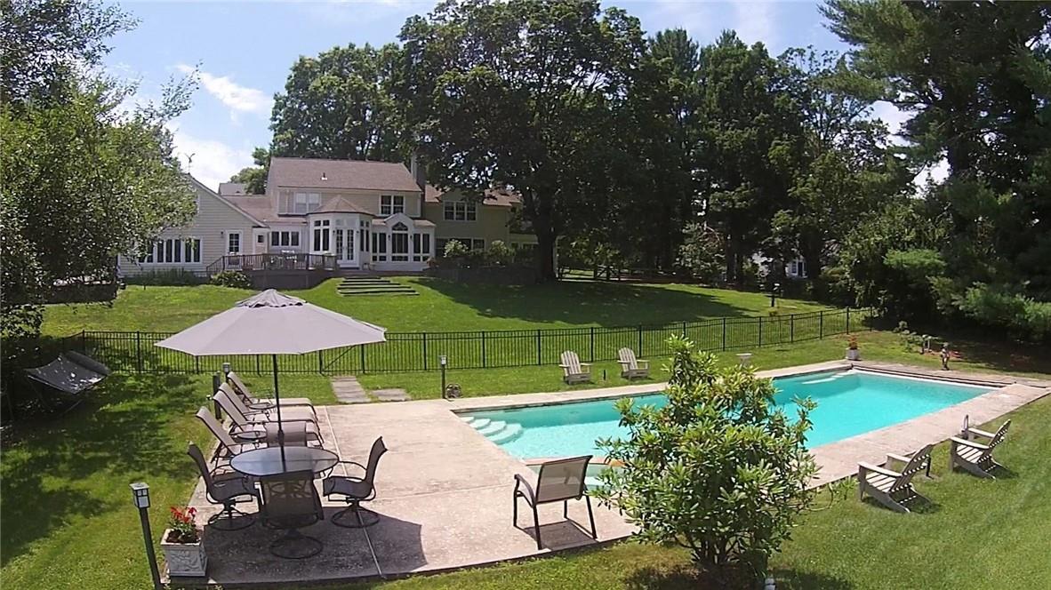 Sensational Heated Pool & Spa