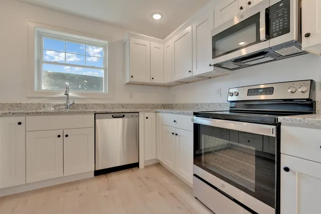 $279,000 | 2 Cape Coral Way, Unit D, Rochester, NH 03867