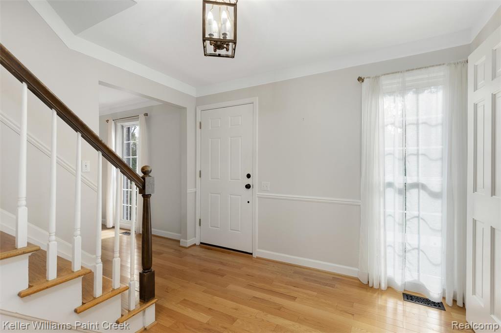 1390 Chestnut Lane Rochester Hills, MI 48309 - Photo 2 of 42 Gallery Image 2
