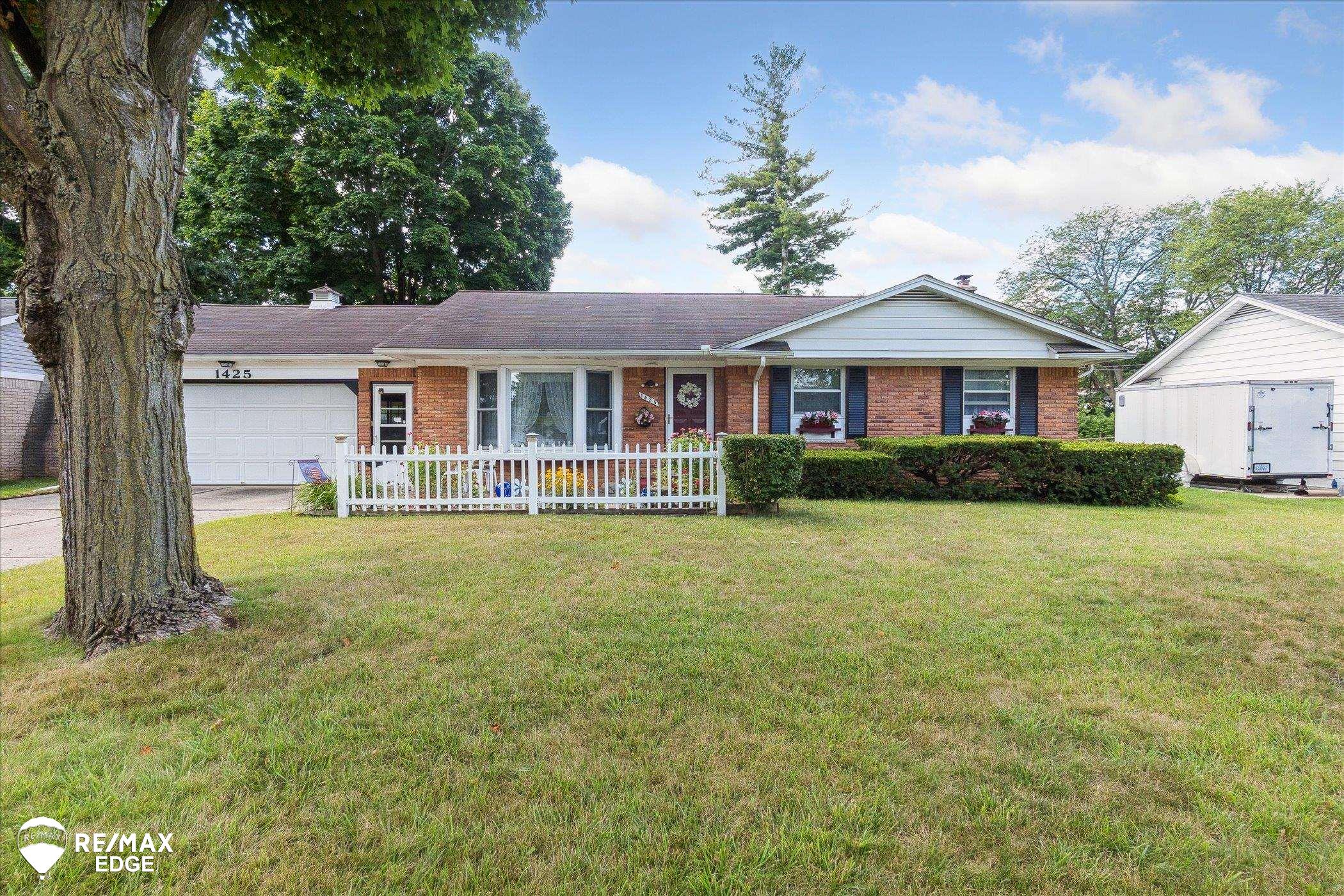1425 West Judd Road Flint, MI 48507 - Photo 3 of 38 50185017-d71958dd-89db-4506-bf22-35ddae323412.JPG