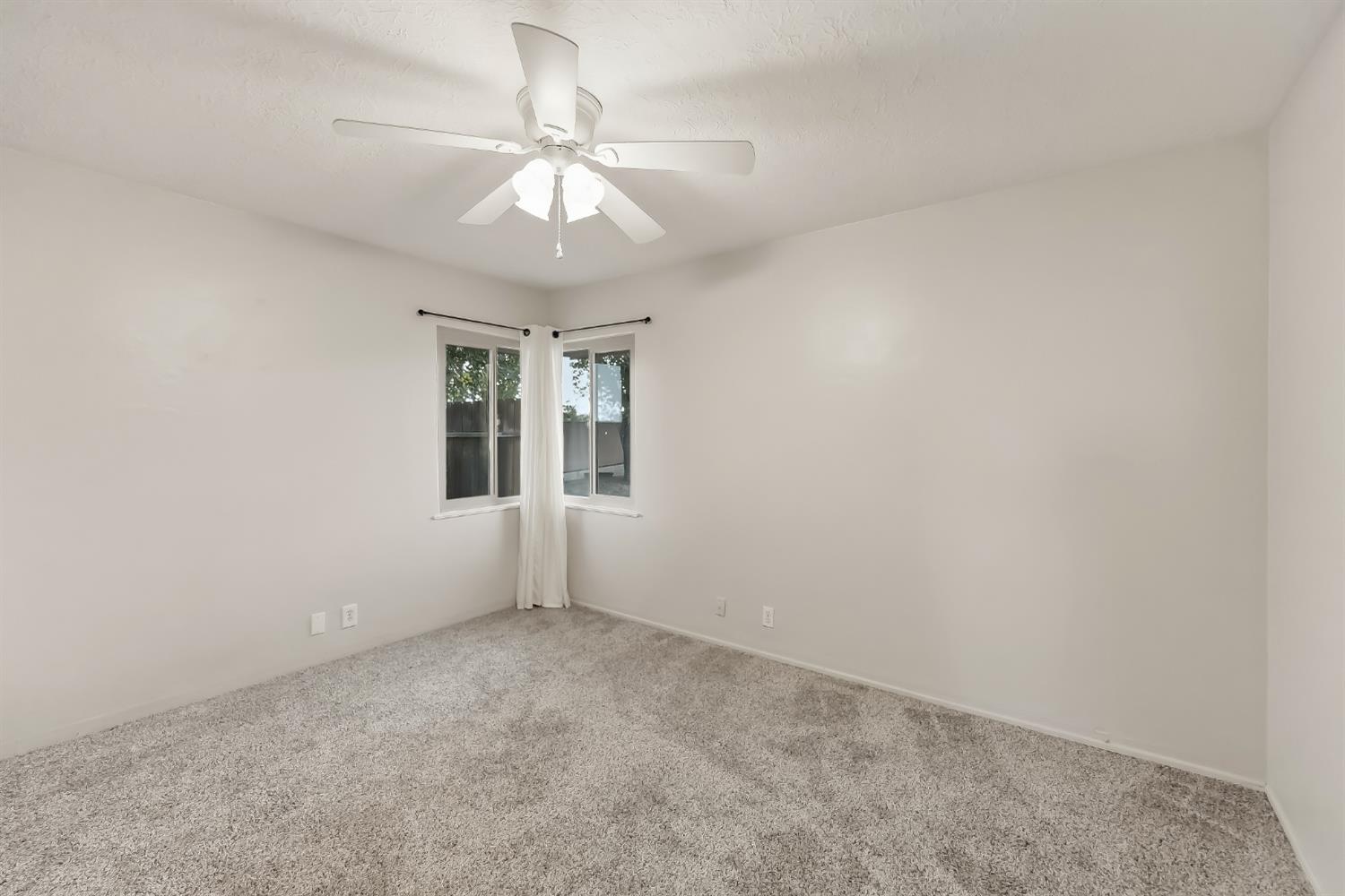 4730 East Richert Avenue Fresno, CA 93726 - Photo 11 of 26