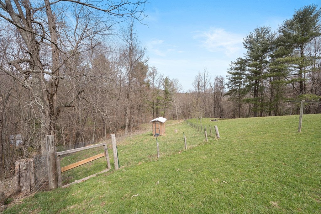 155 Reed Hill Road Northwest Floyd, VA 24091 - Photo 7 of 51 Gallery Image 7