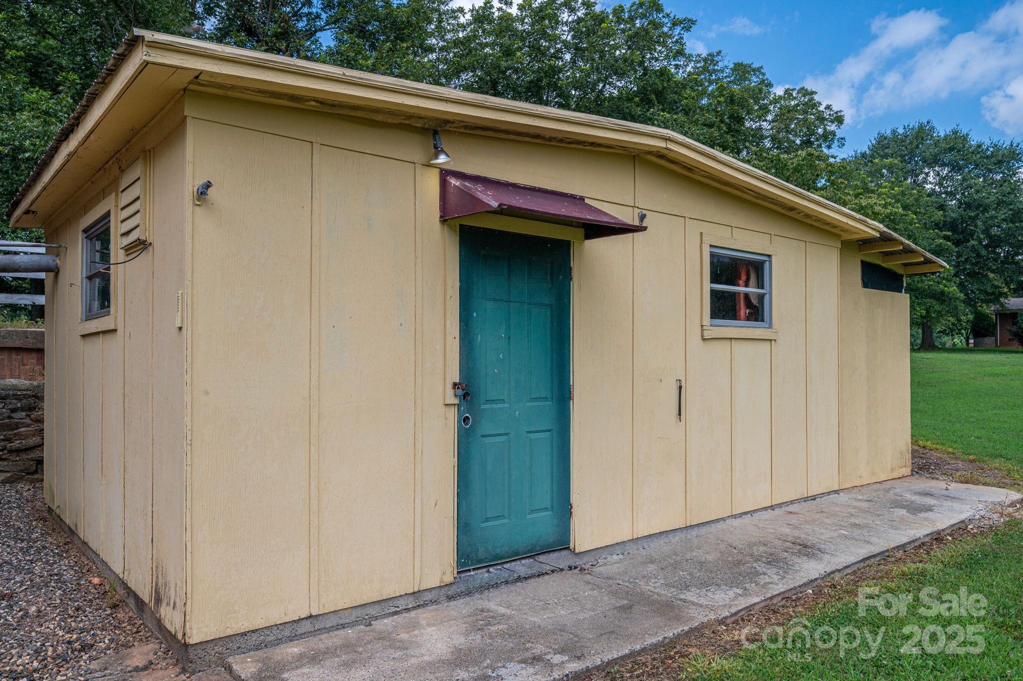 1585 Salem Church Road Lincolnton, NC 28092 - Photo 29 of 31 a view of backyard of house