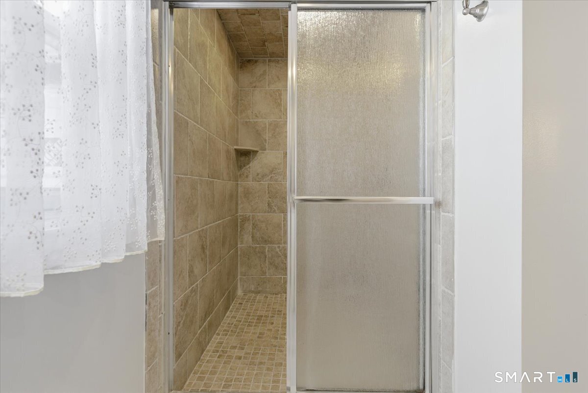 286 Moose Hill Road Monroe, CT 06468 - Photo 15 of 40