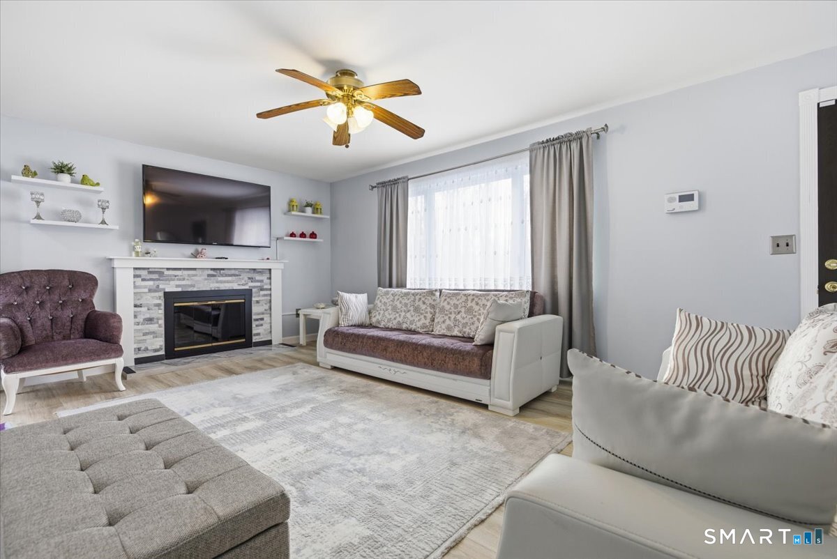 286 Moose Hill Road Monroe, CT 06468 - Photo 4 of 40