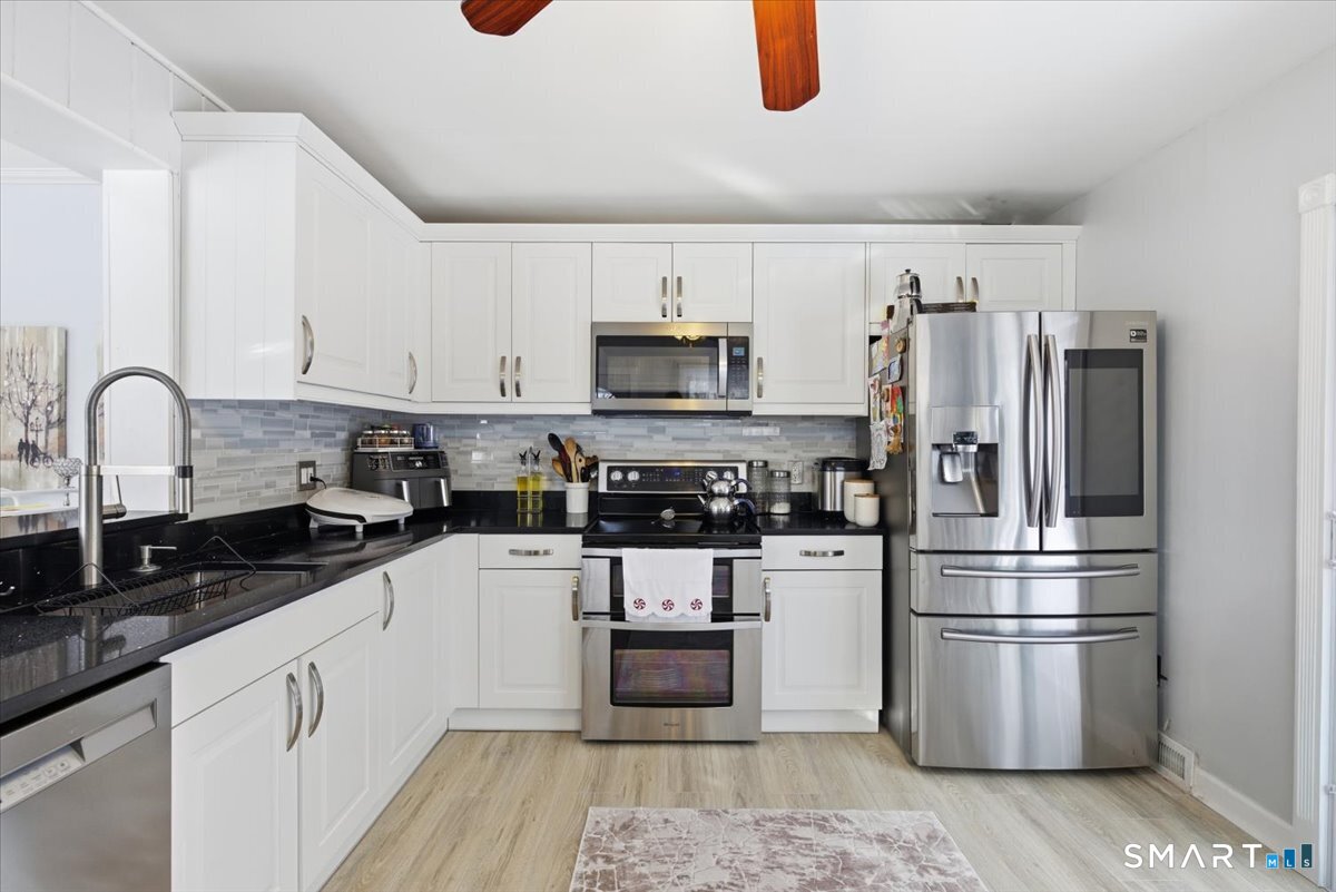 286 Moose Hill Road Monroe, CT 06468 - Photo 9 of 40