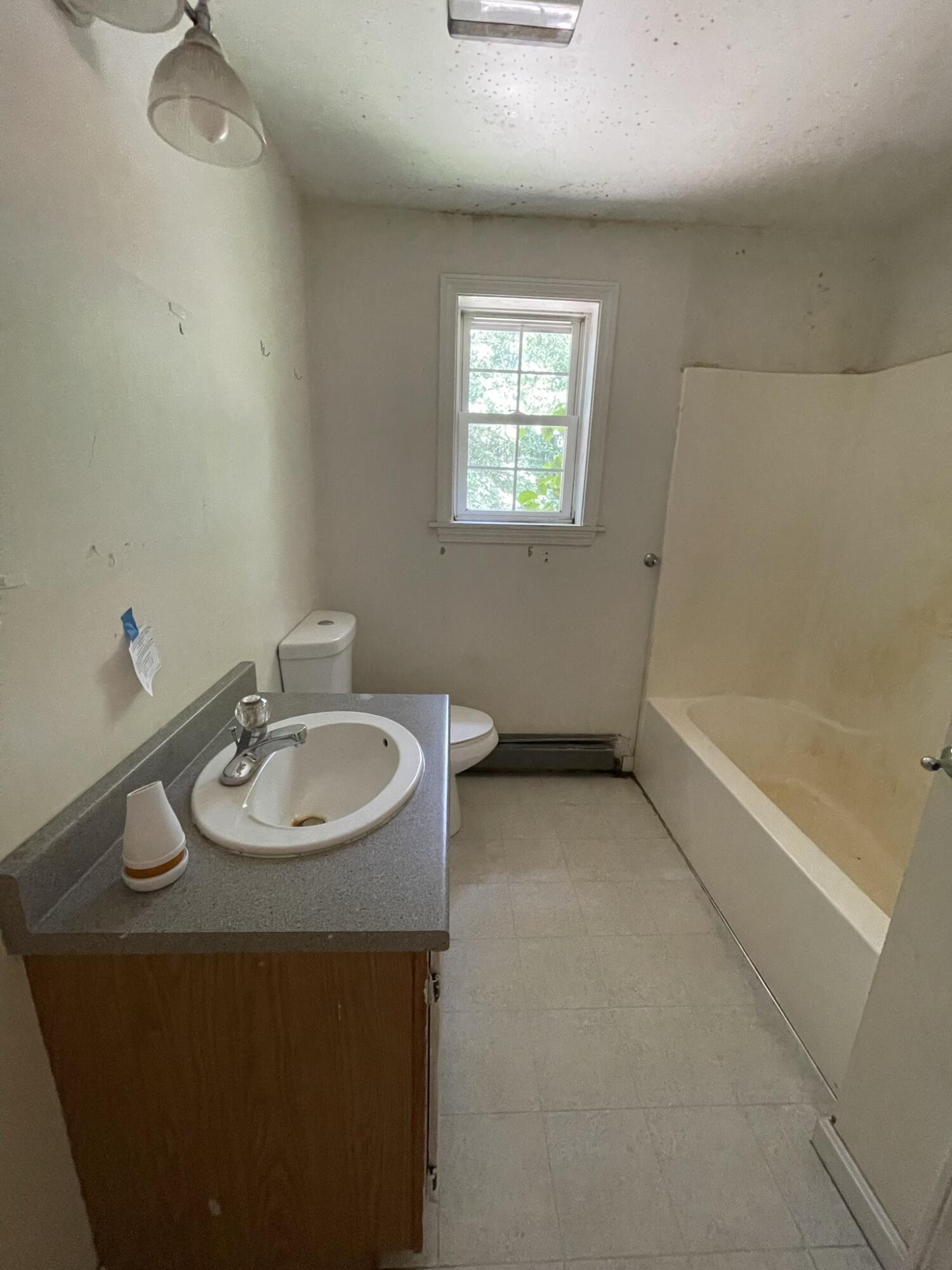 8 Reds Way Raymond, ME 04071 - Photo 15 of 19 Full Bath