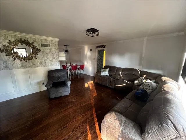 $2,000 | 9445 Palomino Drive, St. Louis, MO 63123