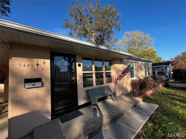 $2,000 | 9445 Palomino Drive, St. Louis, MO 63123