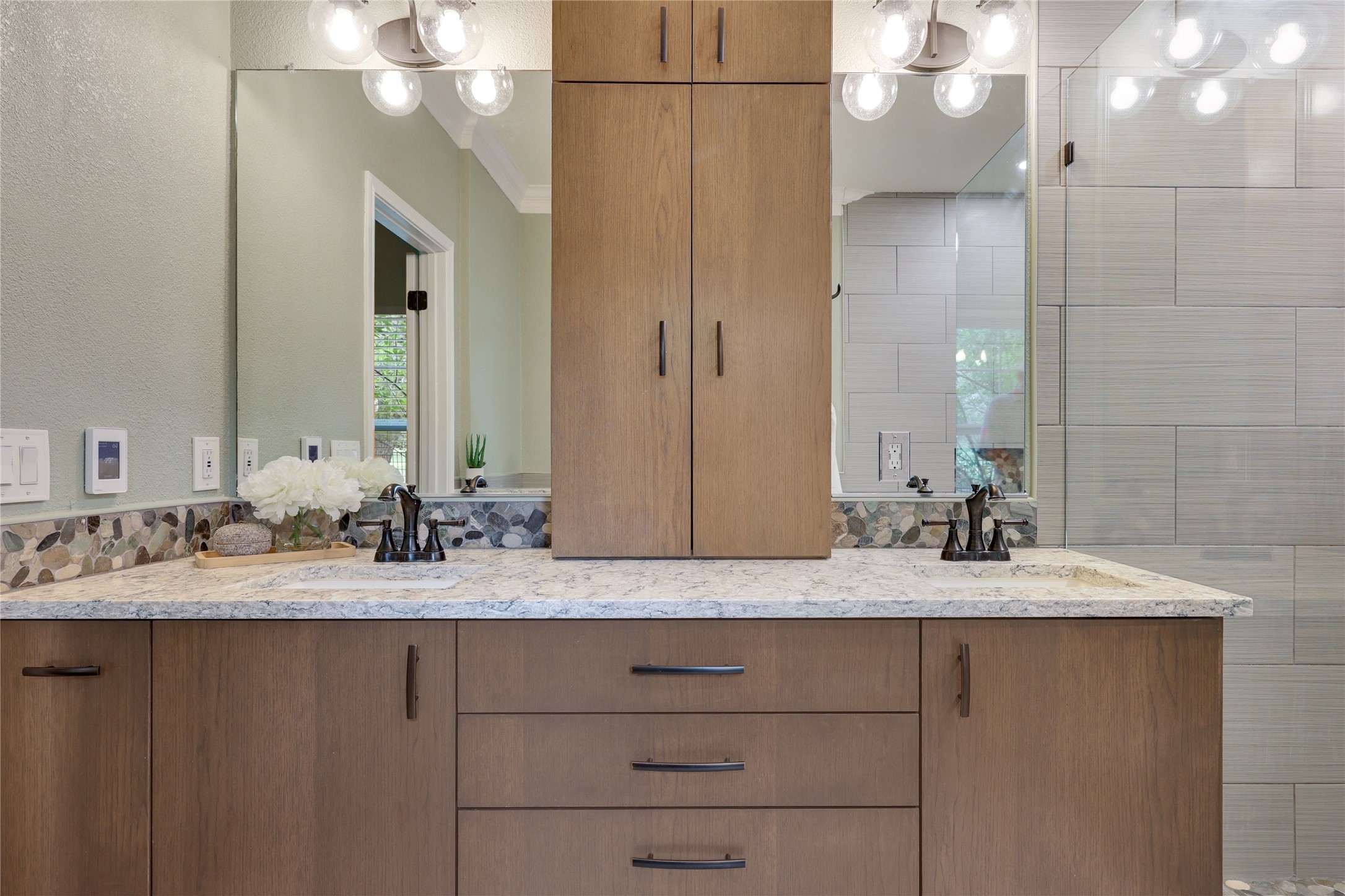 122 Avenida Brisa Fresca Road Kyle, TX 78640 - Photo 17 of 36 Dual vanity with ample storage